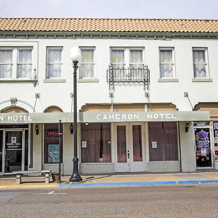 Oyo Historic Cameron Hotel Brownsville I-69E Zewnętrze zdjęcie
