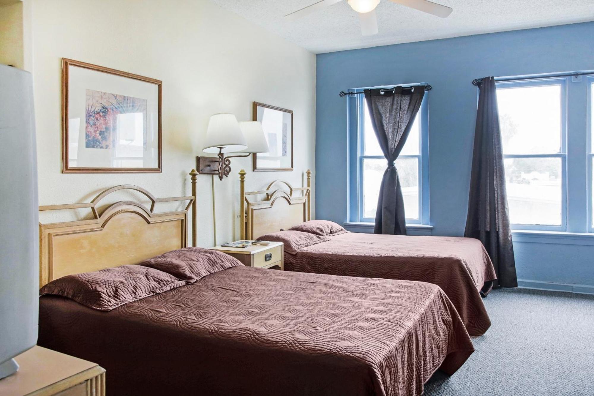 Oyo Historic Cameron Hotel Brownsville I-69E Zewnętrze zdjęcie