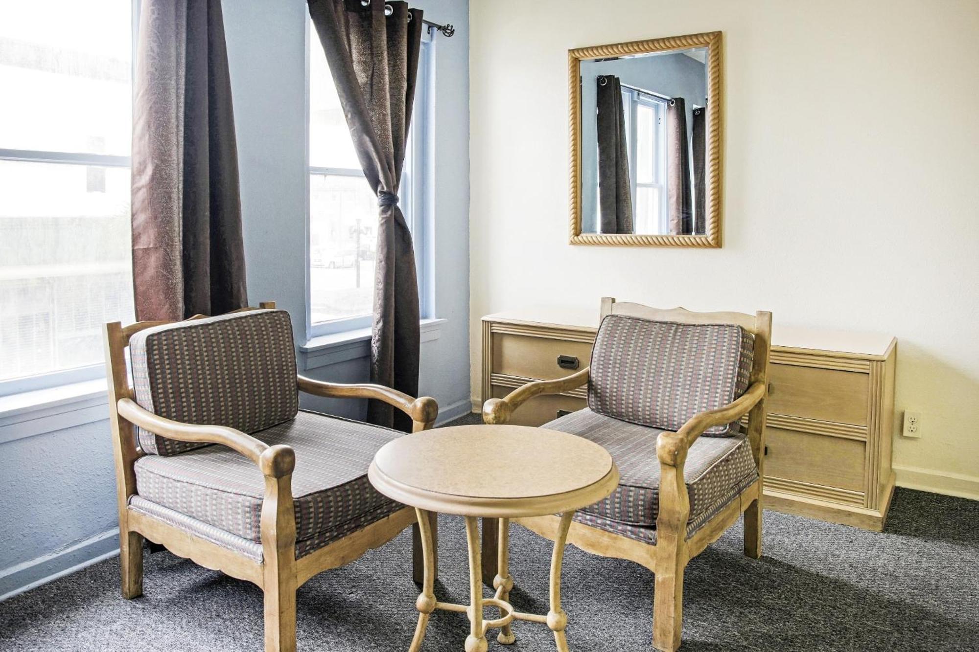Oyo Historic Cameron Hotel Brownsville I-69E Zewnętrze zdjęcie