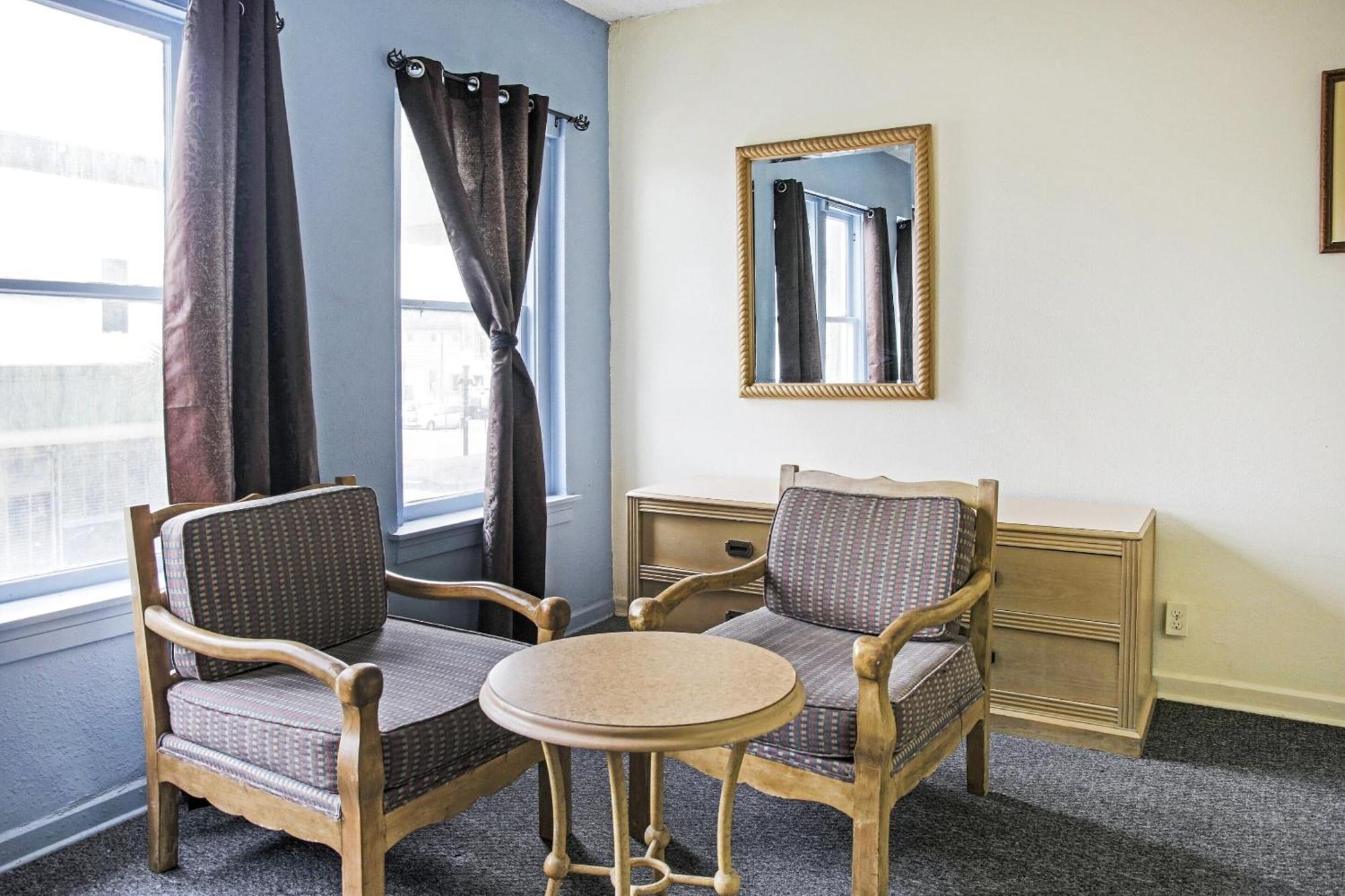 Oyo Historic Cameron Hotel Brownsville I-69E Zewnętrze zdjęcie